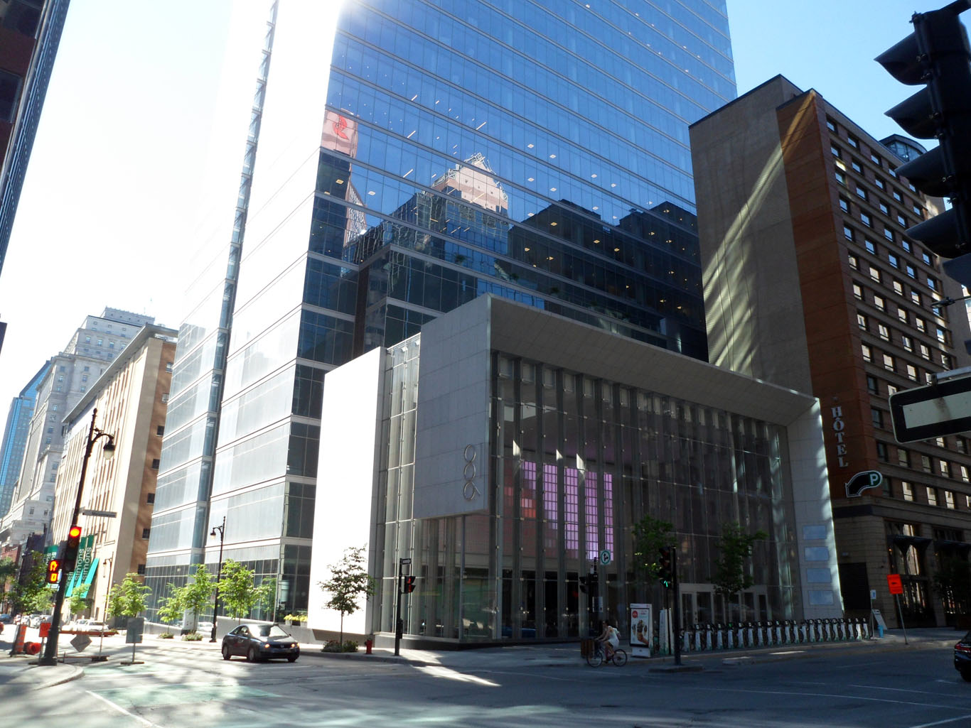 Ernst & Young - Montreal